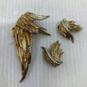 Vtg BOUCHER Avon de Belleville modernist crystal gold tone earrings brooch set